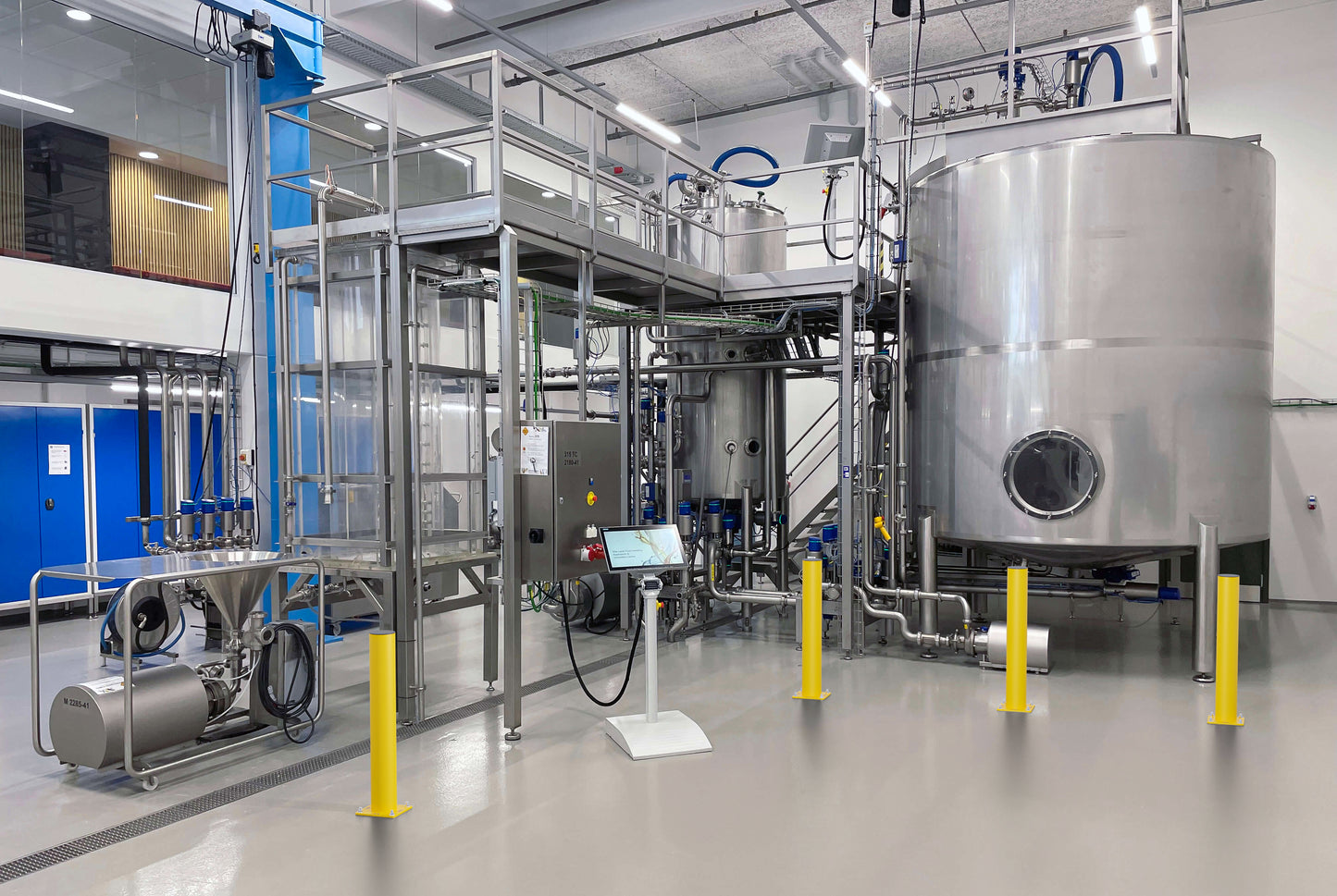 HD 6" ROUND SAFETY BOLLARD 42" HIGH